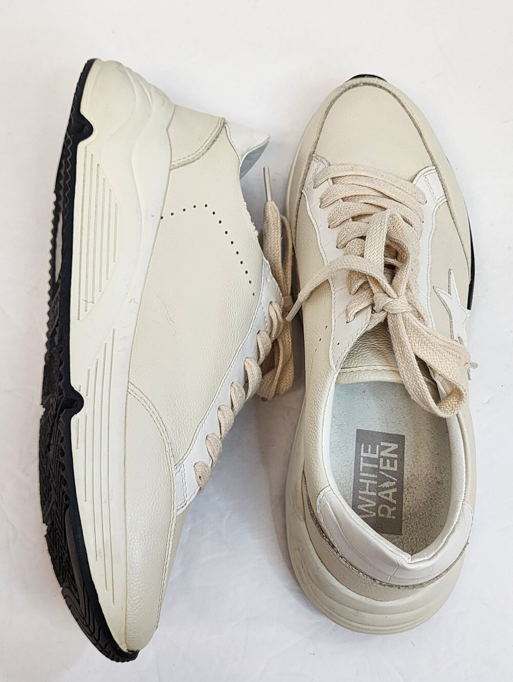 Cream Star Accent Leather Sneakers Size 9 - Picture 6 of 11